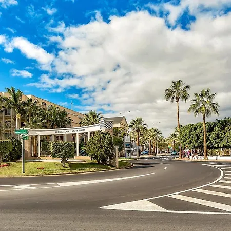 Apartmento Parque Royale I 아데제